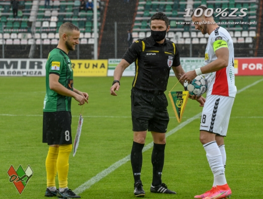 Sebastian Jarzębak sędzią meczu z Piastem