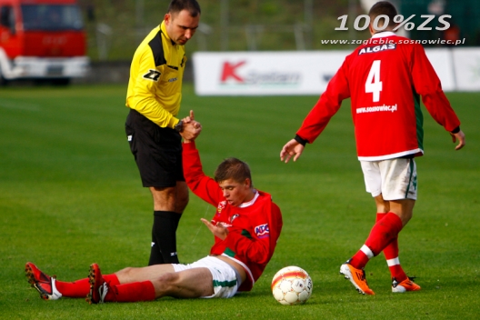 Artur Ciecierski poprowadzi mecz w Chojnicach